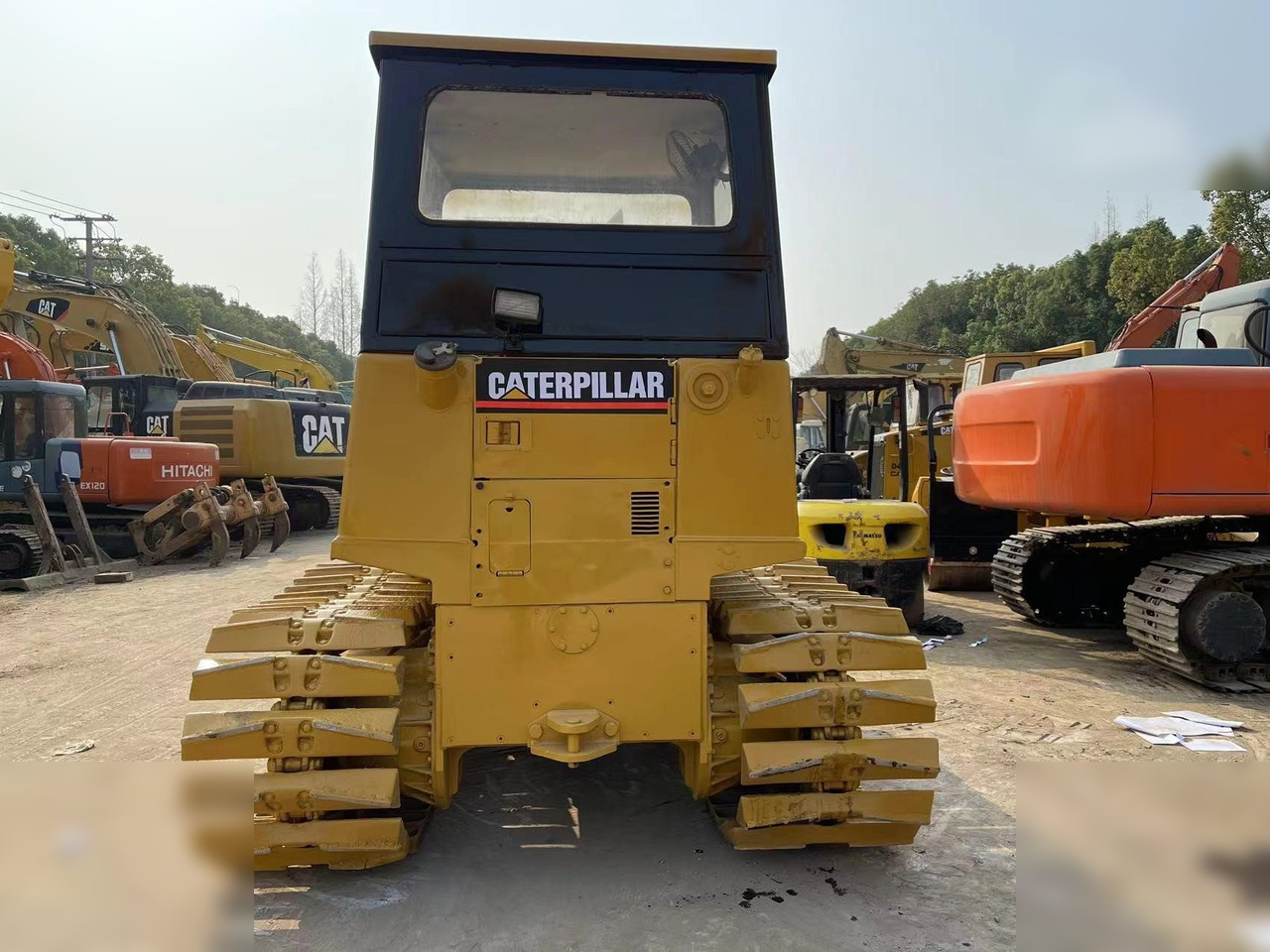 CATERPILLAR D4C - بلدوزر: صور 4 CATERPILLAR D4C - بلدوزر: صور 4