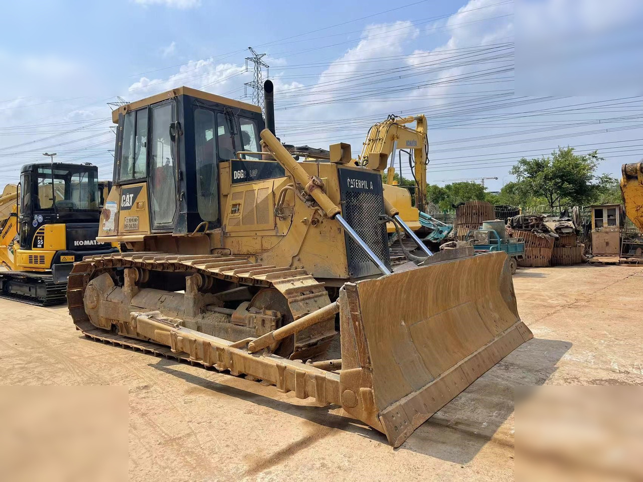 CATERPILLAR D6G - بلدوزر: صور 1 CATERPILLAR D6G - بلدوزر: صور 1