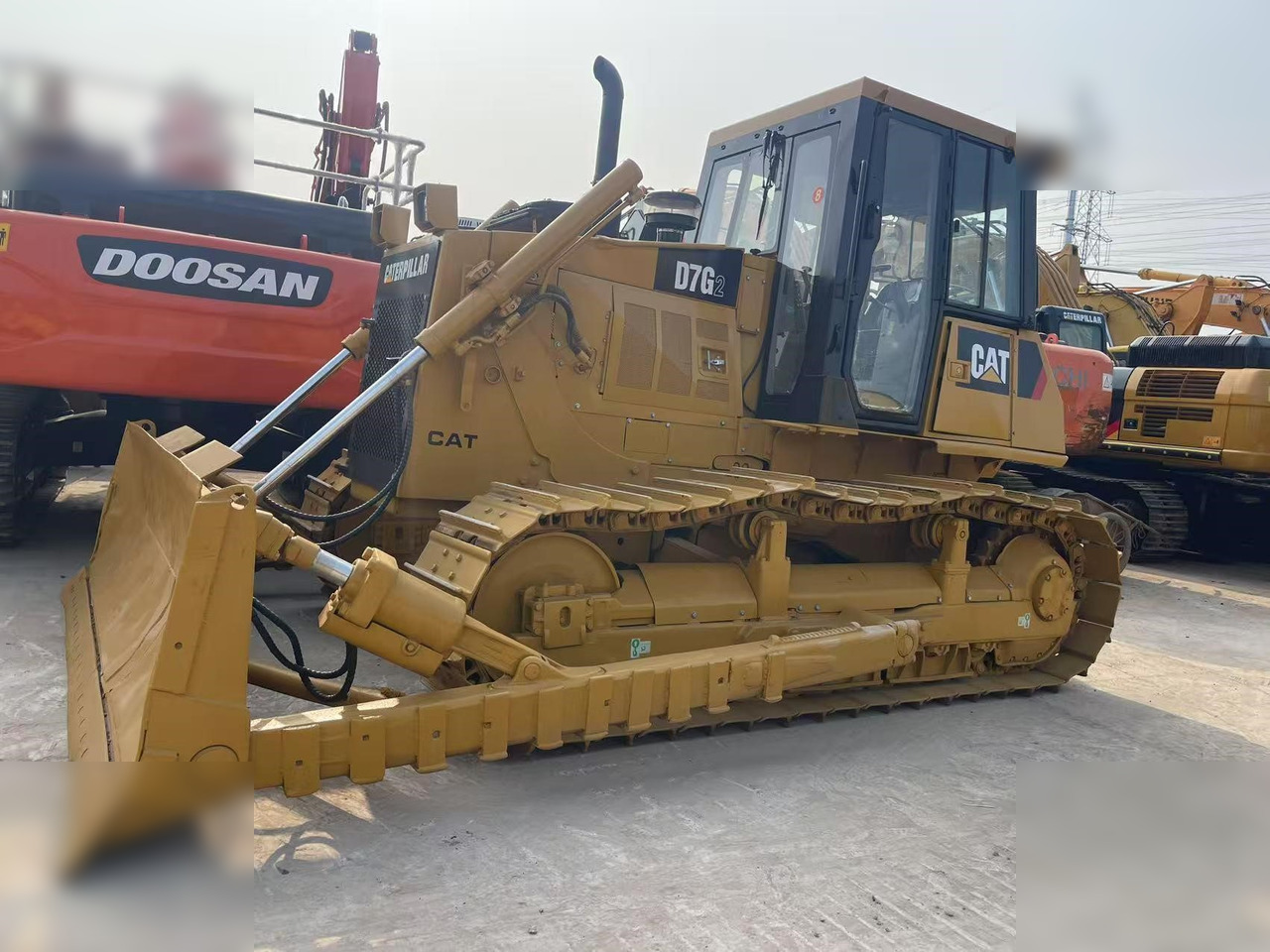 CATERPILLAR D7G - بلدوزر: صور 1 CATERPILLAR D7G - بلدوزر: صور 1