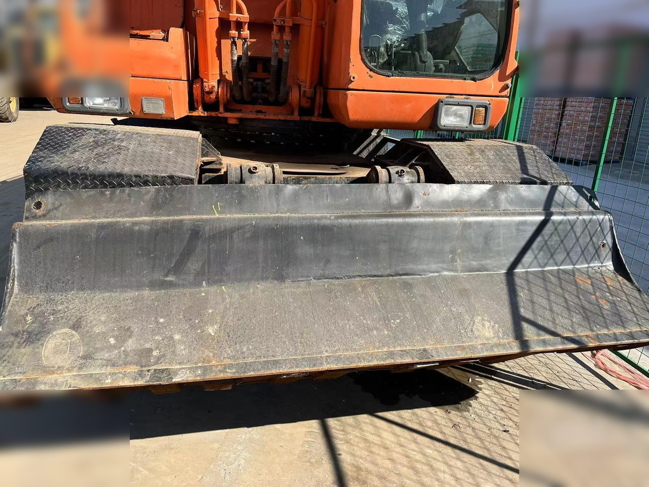 DOOSAN DH210W-7 - حفارة على عجلات: صور 4 DOOSAN DH210W-7 - حفارة على عجلات: صور 4