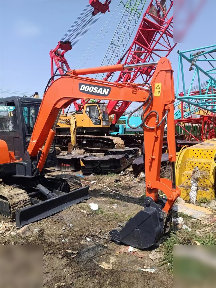 DOOSAN DH55 - حفارة مصغرة: صور 4 DOOSAN DH55 - حفارة مصغرة: صور 4
