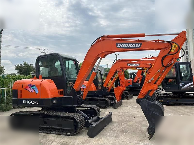 DOOSAN DH60-7 - حفارات زحافة: صور 2 DOOSAN DH60-7 - حفارات زحافة: صور 2