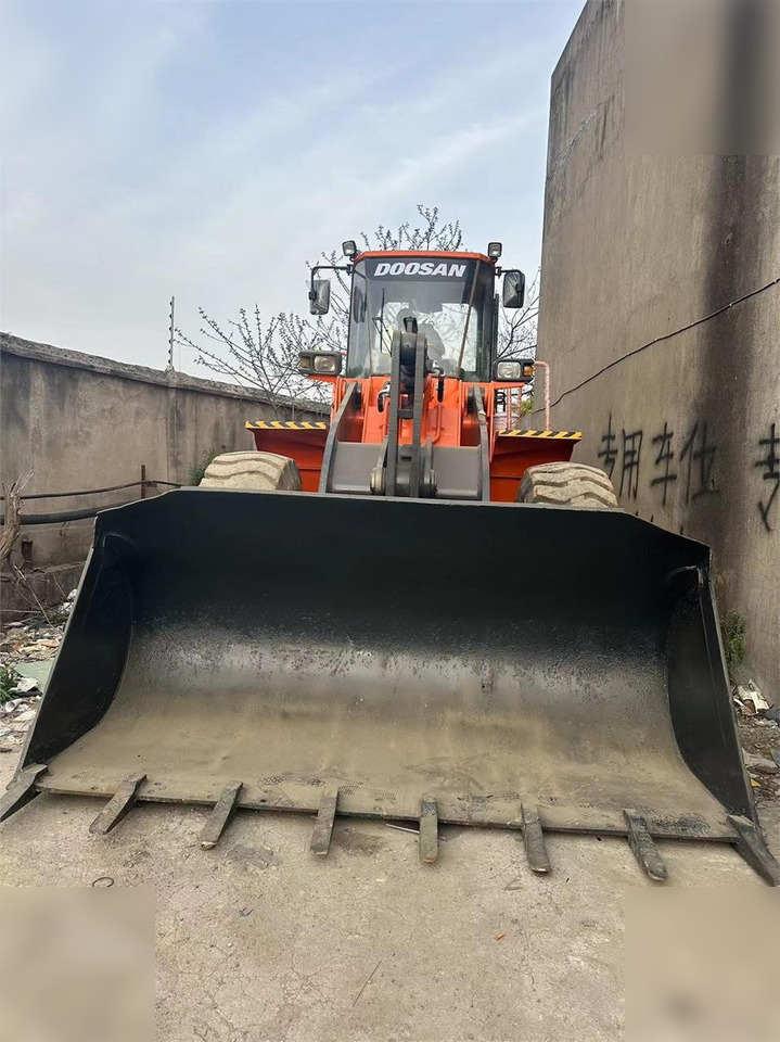 DOOSAN DL503 - اللودر بعجل: صور 3 DOOSAN DL503 - اللودر بعجل: صور 3