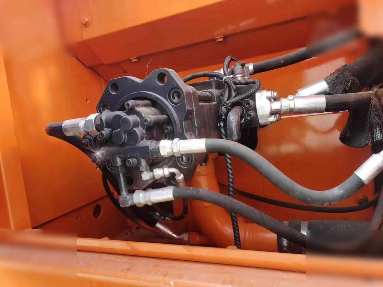 DOOSAN DX225 LC - حفارات زحافة: صور 4 DOOSAN DX225 LC - حفارات زحافة: صور 4