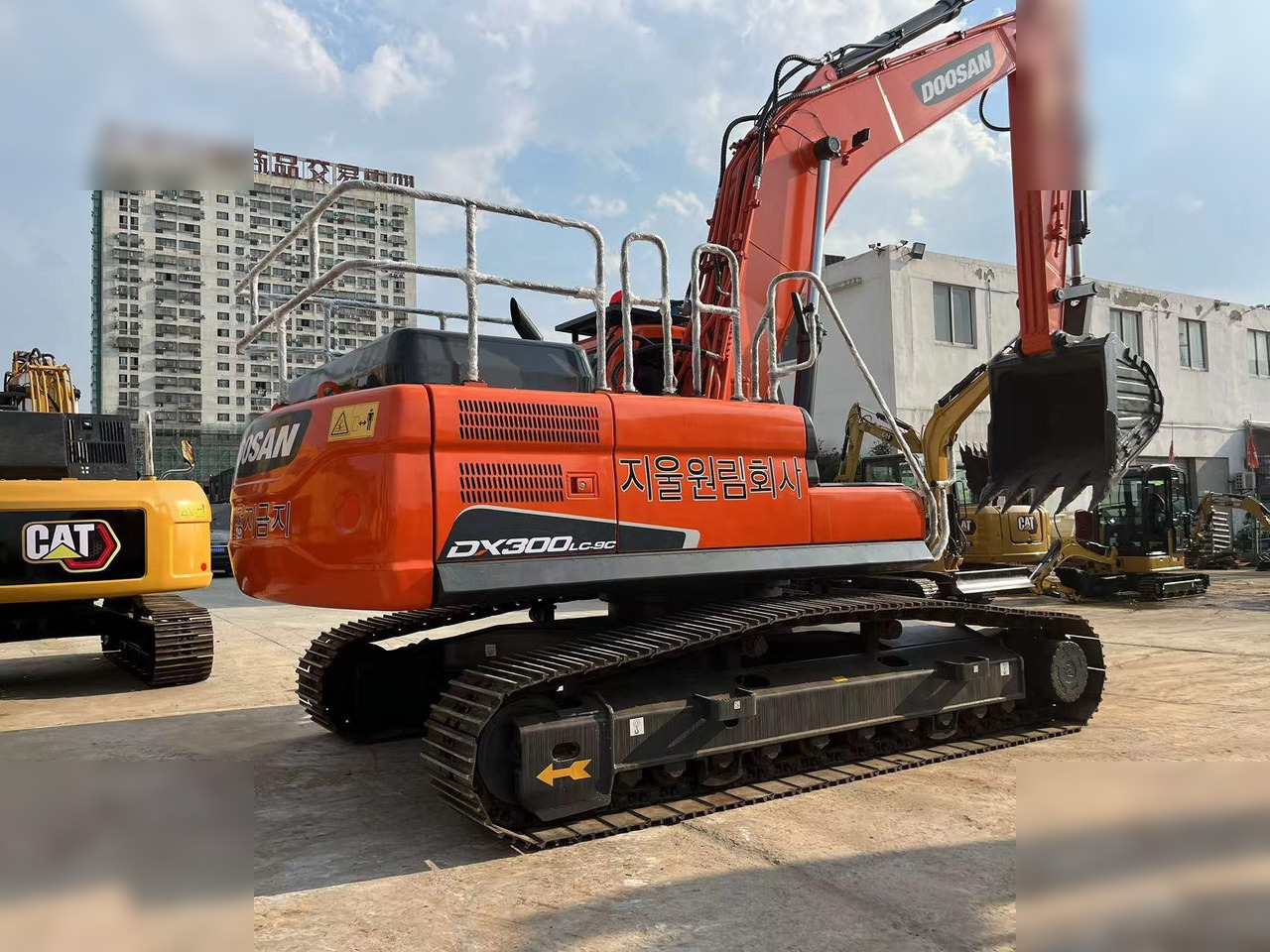DOOSAN DX300 LC-9C - حفارات زحافة: صور 4 DOOSAN DX300 LC-9C - حفارات زحافة: صور 4