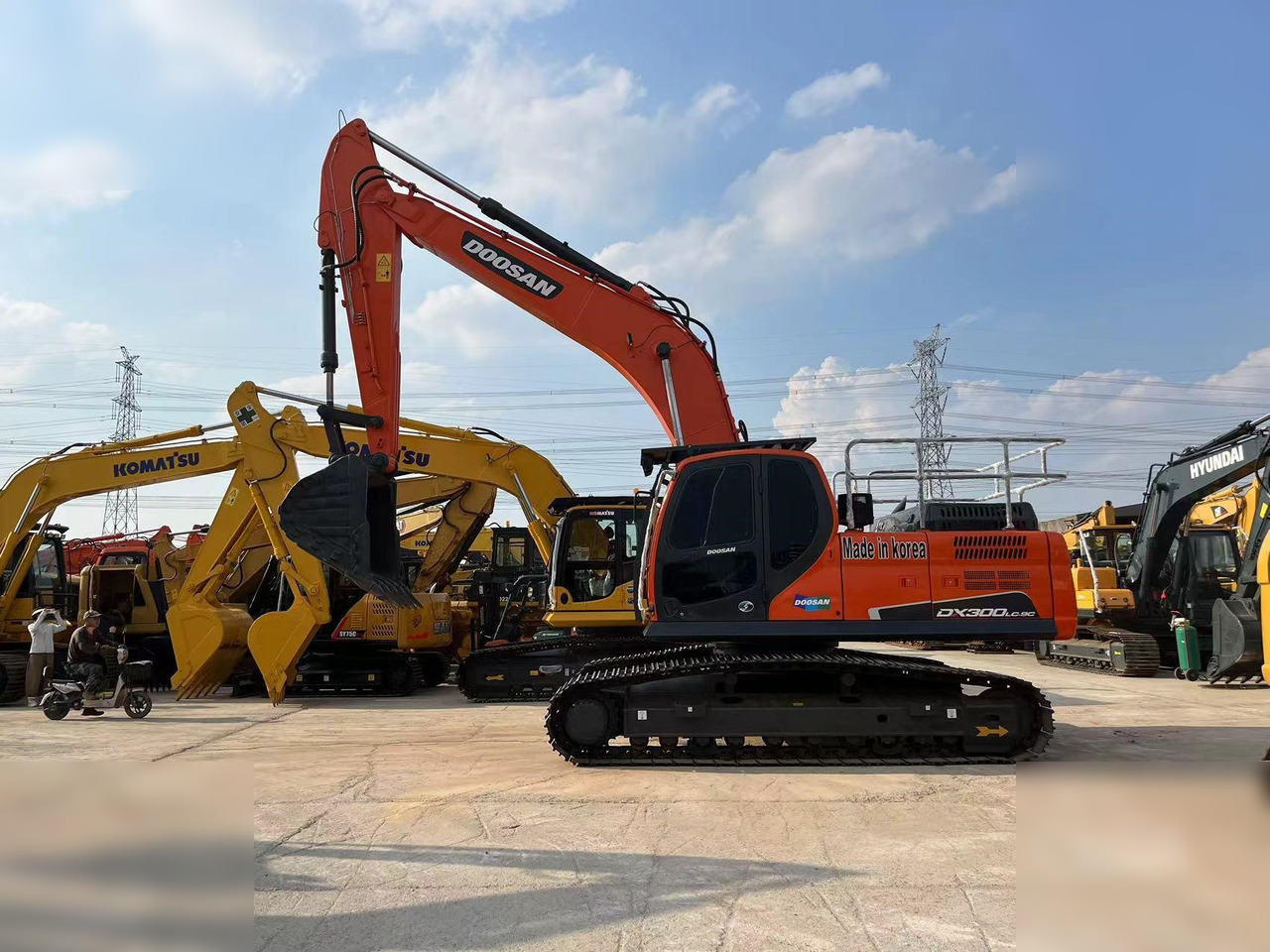 DOOSAN DX300 LC-9C - حفارات زحافة: صور 1 DOOSAN DX300 LC-9C - حفارات زحافة: صور 1