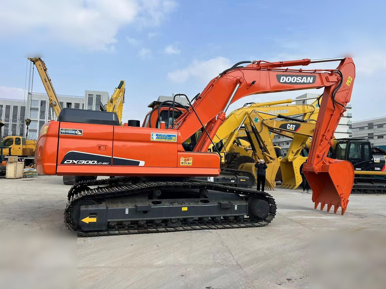 DOOSAN DX300 LC-9C - حفارات زحافة: صور 1 DOOSAN DX300 LC-9C - حفارات زحافة: صور 1