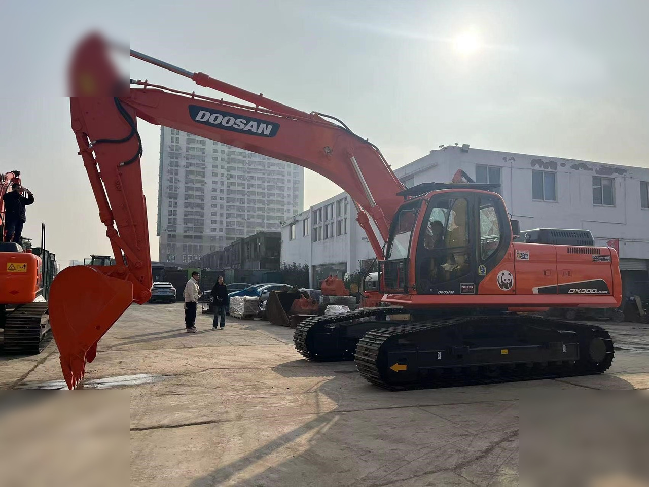 DOOSAN DX300 LC-9C - حفارات زحافة: صور 1 DOOSAN DX300 LC-9C - حفارات زحافة: صور 1