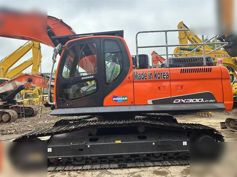 DOOSAN DX300 LC-9C - حفارات زحافة: صور 2 DOOSAN DX300 LC-9C - حفارات زحافة: صور 2