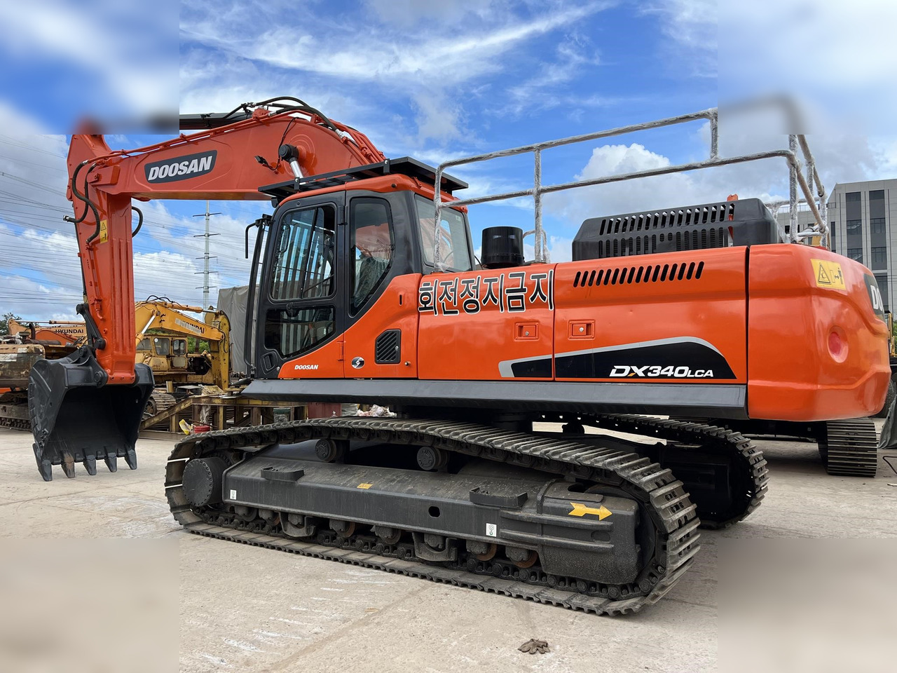 DOOSAN DX340 LCA - حفارات زحافة: صور 3 DOOSAN DX340 LCA - حفارات زحافة: صور 3