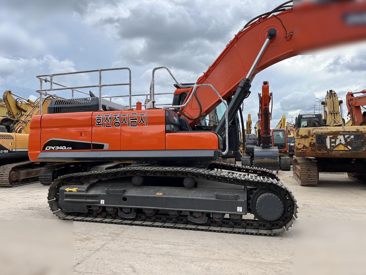 DOOSAN DX340 LCA - حفارات زحافة: صور 5 DOOSAN DX340 LCA - حفارات زحافة: صور 5