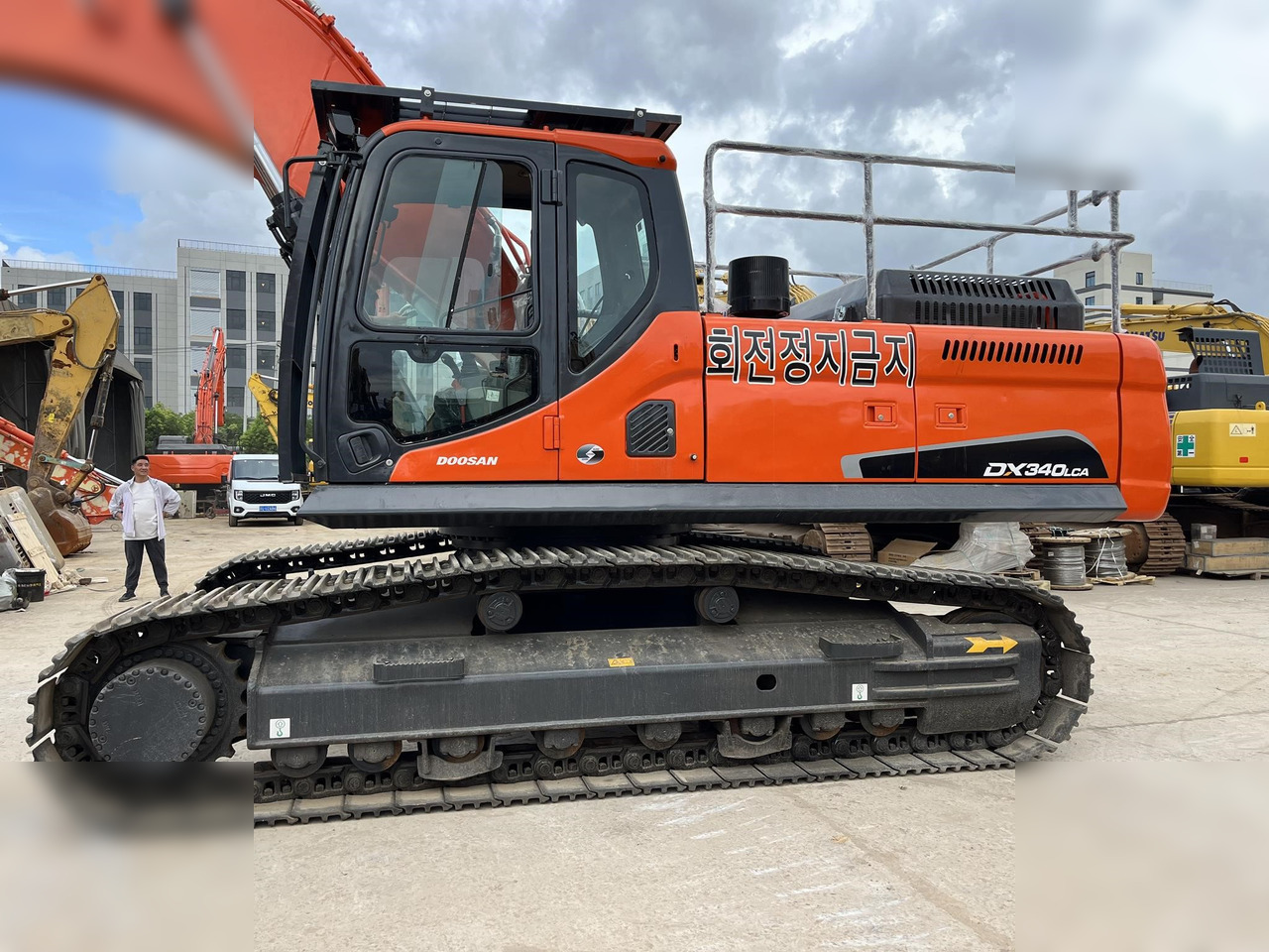DOOSAN DX340 LCA - حفارات زحافة: صور 5 DOOSAN DX340 LCA - حفارات زحافة: صور 5