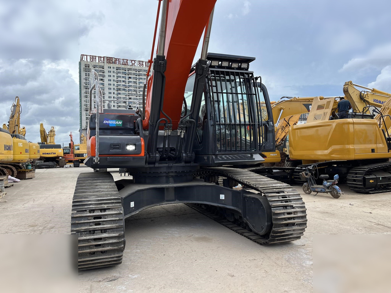 DOOSAN DX340 LCA - حفارات زحافة: صور 2 DOOSAN DX340 LCA - حفارات زحافة: صور 2