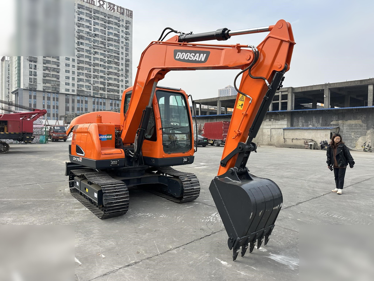 DOOSAN DX75-9CN - حفارات زحافة: صور 3 DOOSAN DX75-9CN - حفارات زحافة: صور 3