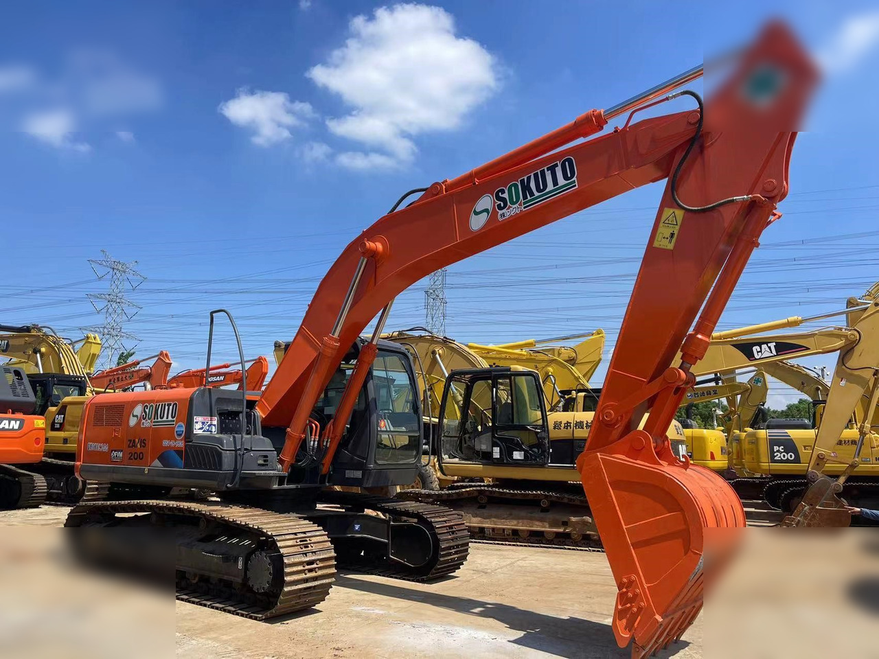 HITACHI ZX200-3 - حفارات زحافة: صور 2 HITACHI ZX200-3 - حفارات زحافة: صور 2