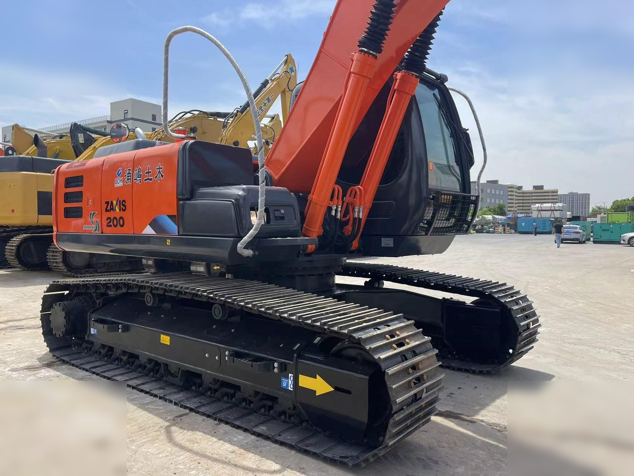 HITACHI ZX200 - حفارات زحافة: صور 3 HITACHI ZX200 - حفارات زحافة: صور 3