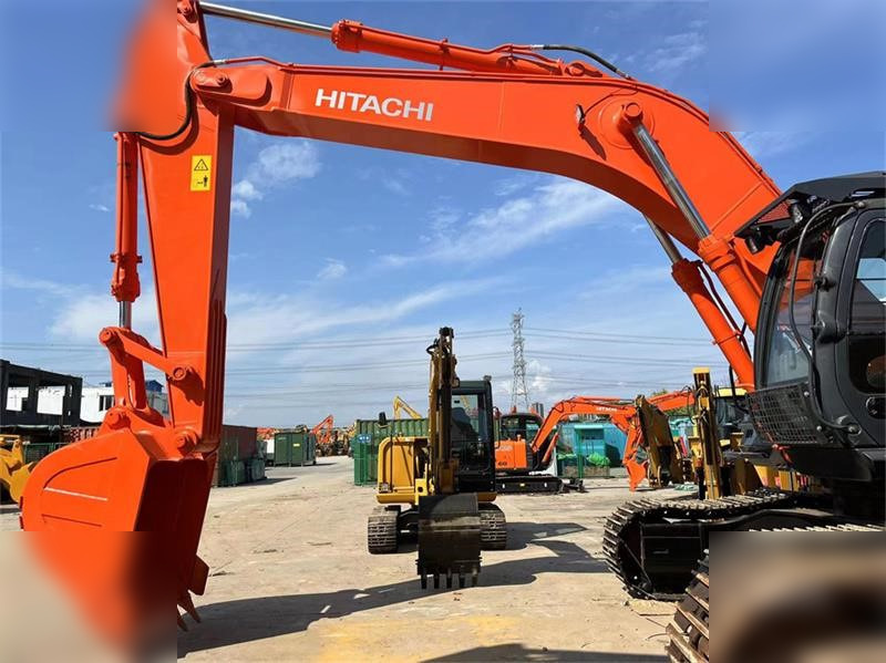 HITACHI ZX350H-3 - حفارات زحافة: صور 5 HITACHI ZX350H-3 - حفارات زحافة: صور 5