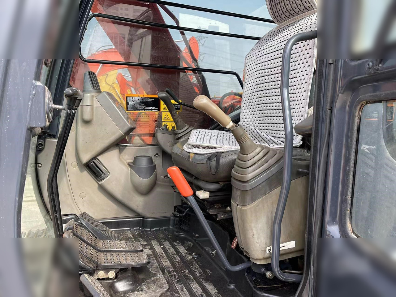 HITACHI ZX70 - حفارات زحافة: صور 2 HITACHI ZX70 - حفارات زحافة: صور 2