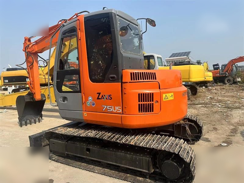 HITACHI ZX75US - حفارات زحافة: صور 2 HITACHI ZX75US - حفارات زحافة: صور 2