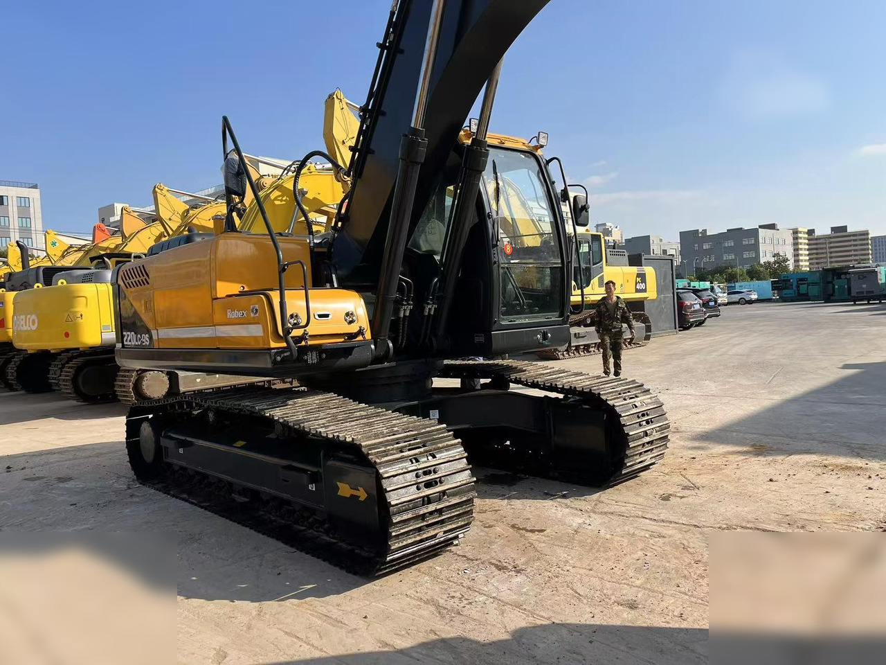 HYUNDAI ROBEX 220 LC-9S - حفارات زحافة: صور 5 HYUNDAI ROBEX 220 LC-9S - حفارات زحافة: صور 5