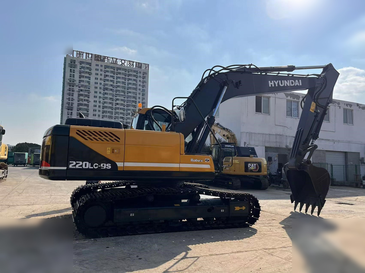 HYUNDAI ROBEX 220 LC-9S - حفارات زحافة: صور 2 HYUNDAI ROBEX 220 LC-9S - حفارات زحافة: صور 2