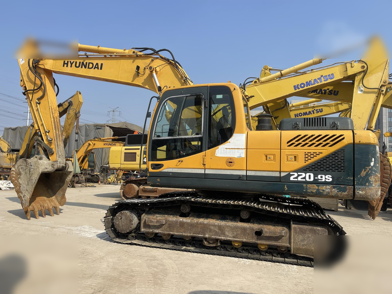 HYUNDAI ROBEX 220 LC-9S - حفارات زحافة: صور 1 HYUNDAI ROBEX 220 LC-9S - حفارات زحافة: صور 1