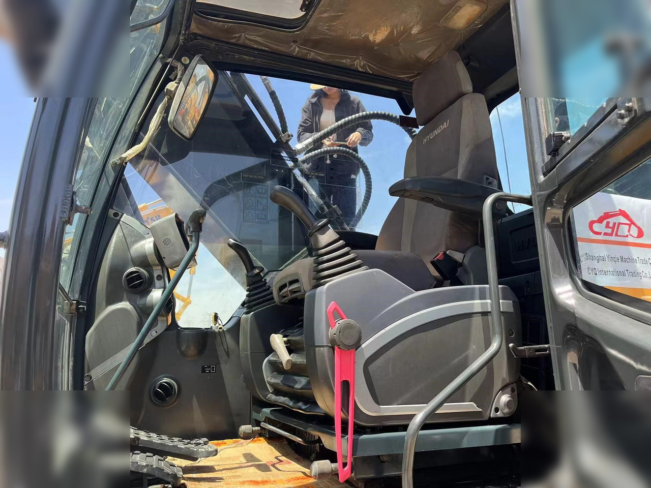 حفارات زحافة HYUNDAI ROBEX 220 LC-9S: صور 7