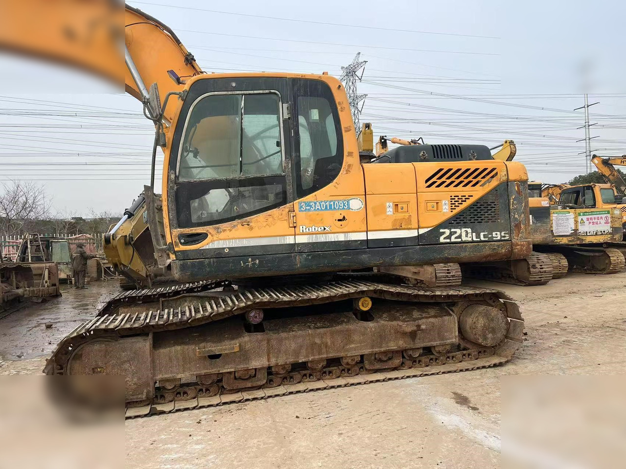 HYUNDAI ROBEX 220 LC-9S - حفارات زحافة: صور 5 HYUNDAI ROBEX 220 LC-9S - حفارات زحافة: صور 5