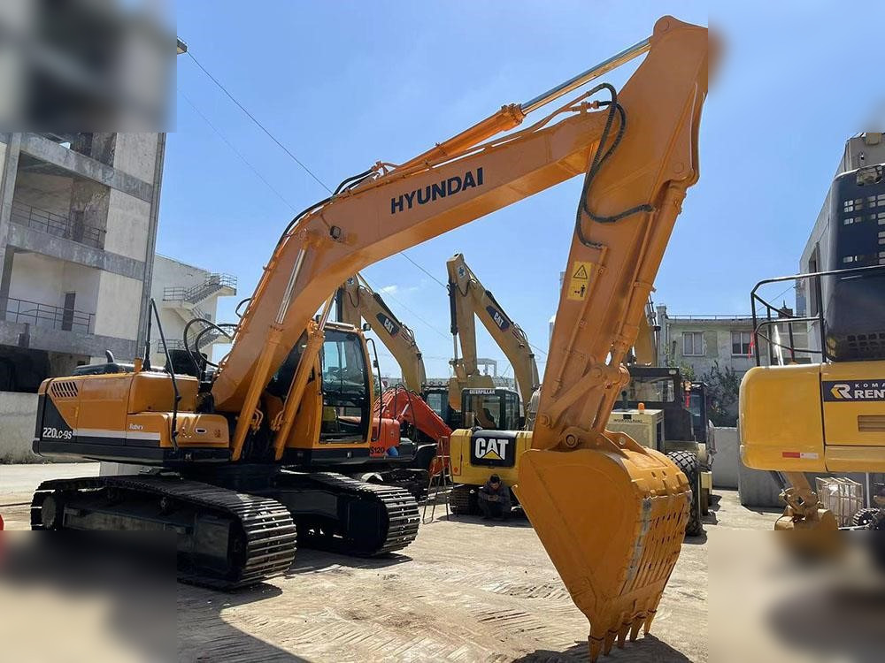 HYUNDAI ROBEX 220 LC-9S - حفارات زحافة: صور 5 HYUNDAI ROBEX 220 LC-9S - حفارات زحافة: صور 5