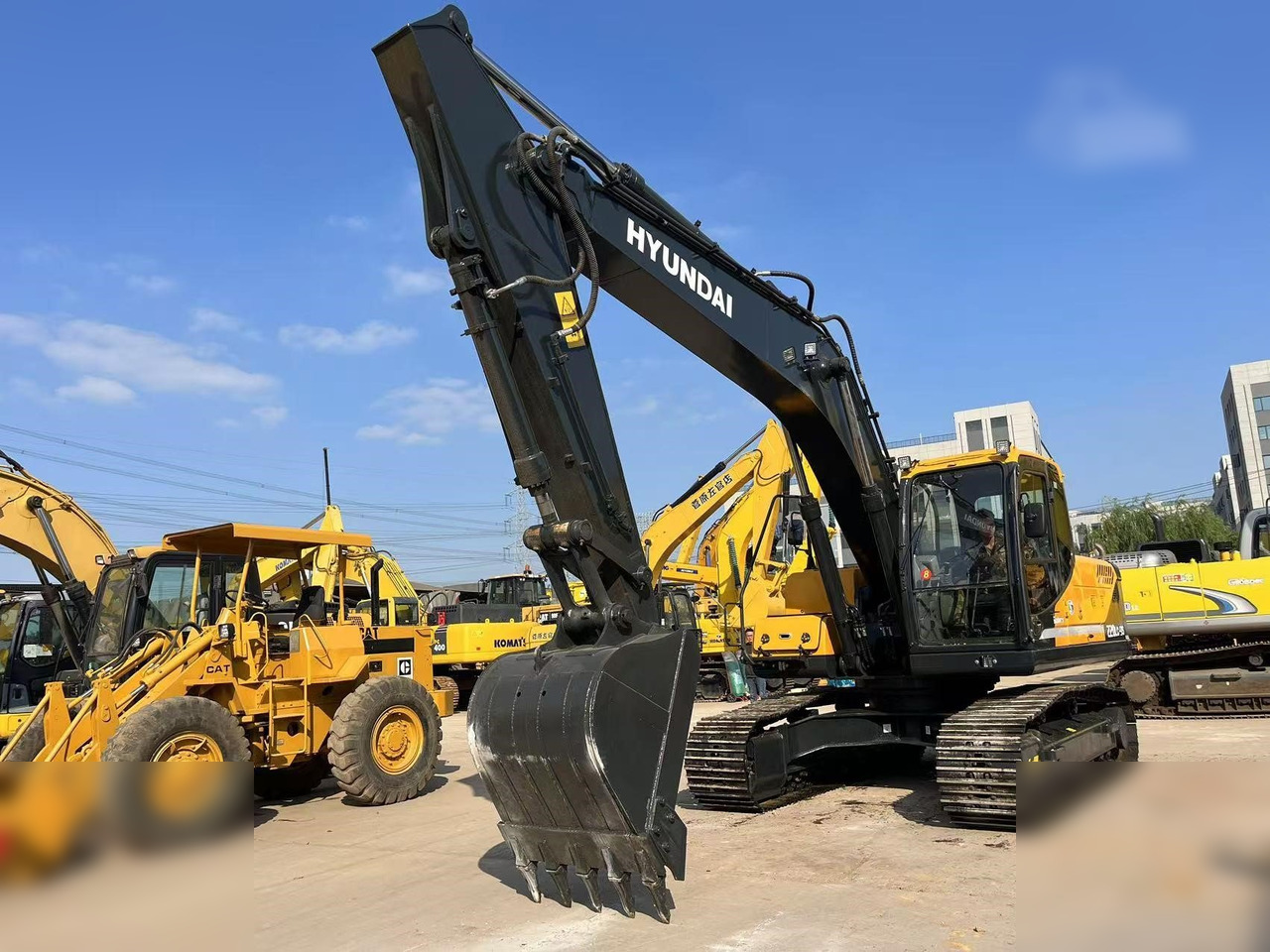 HYUNDAI ROBEX 220 LC-9S - حفارات زحافة: صور 3 HYUNDAI ROBEX 220 LC-9S - حفارات زحافة: صور 3