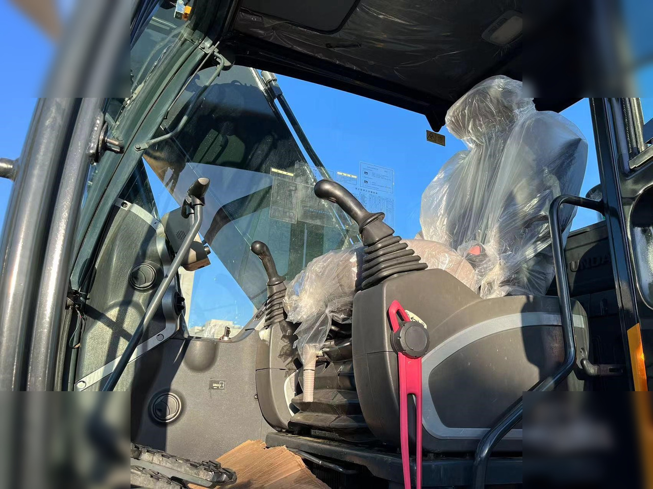HYUNDAI ROBEX 220 LC-9S - حفارات زحافة: صور 5 HYUNDAI ROBEX 220 LC-9S - حفارات زحافة: صور 5
