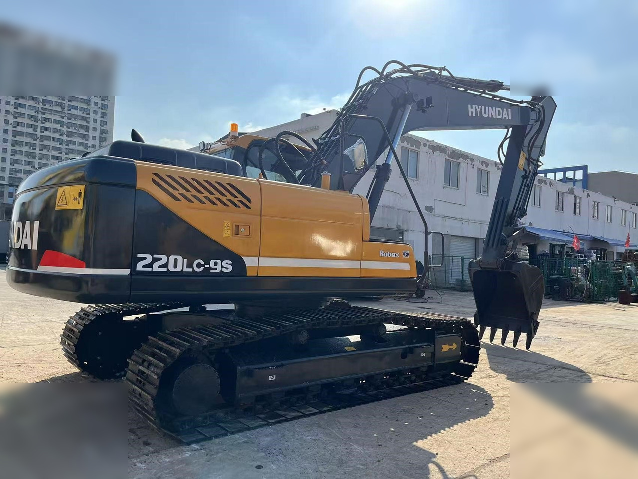 HYUNDAI ROBEX 220 LC-9S - حفارات زحافة: صور 2 HYUNDAI ROBEX 220 LC-9S - حفارات زحافة: صور 2