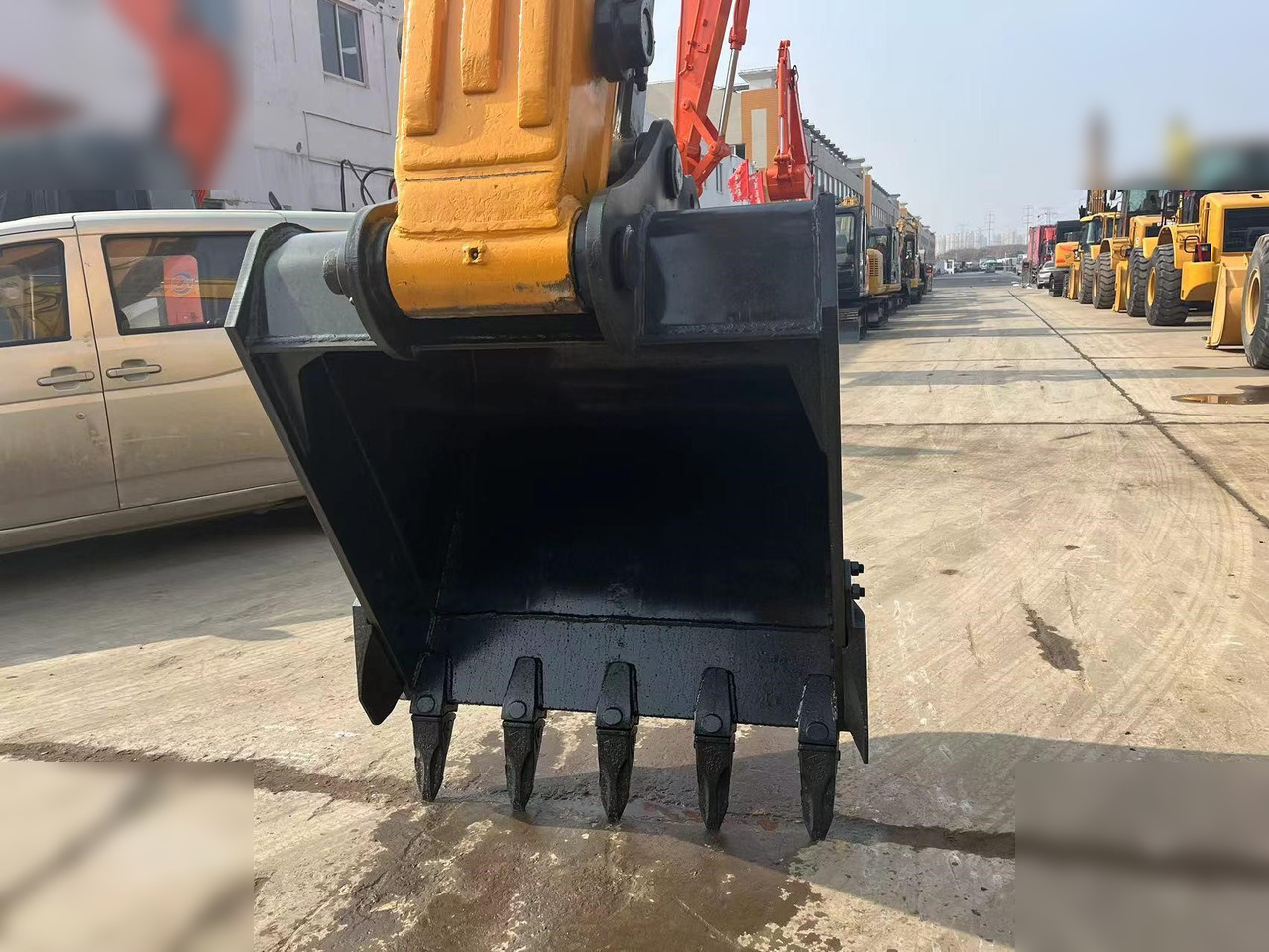 HYUNDAI ROBEX 220 LC-9S - حفارات زحافة: صور 5 HYUNDAI ROBEX 220 LC-9S - حفارات زحافة: صور 5
