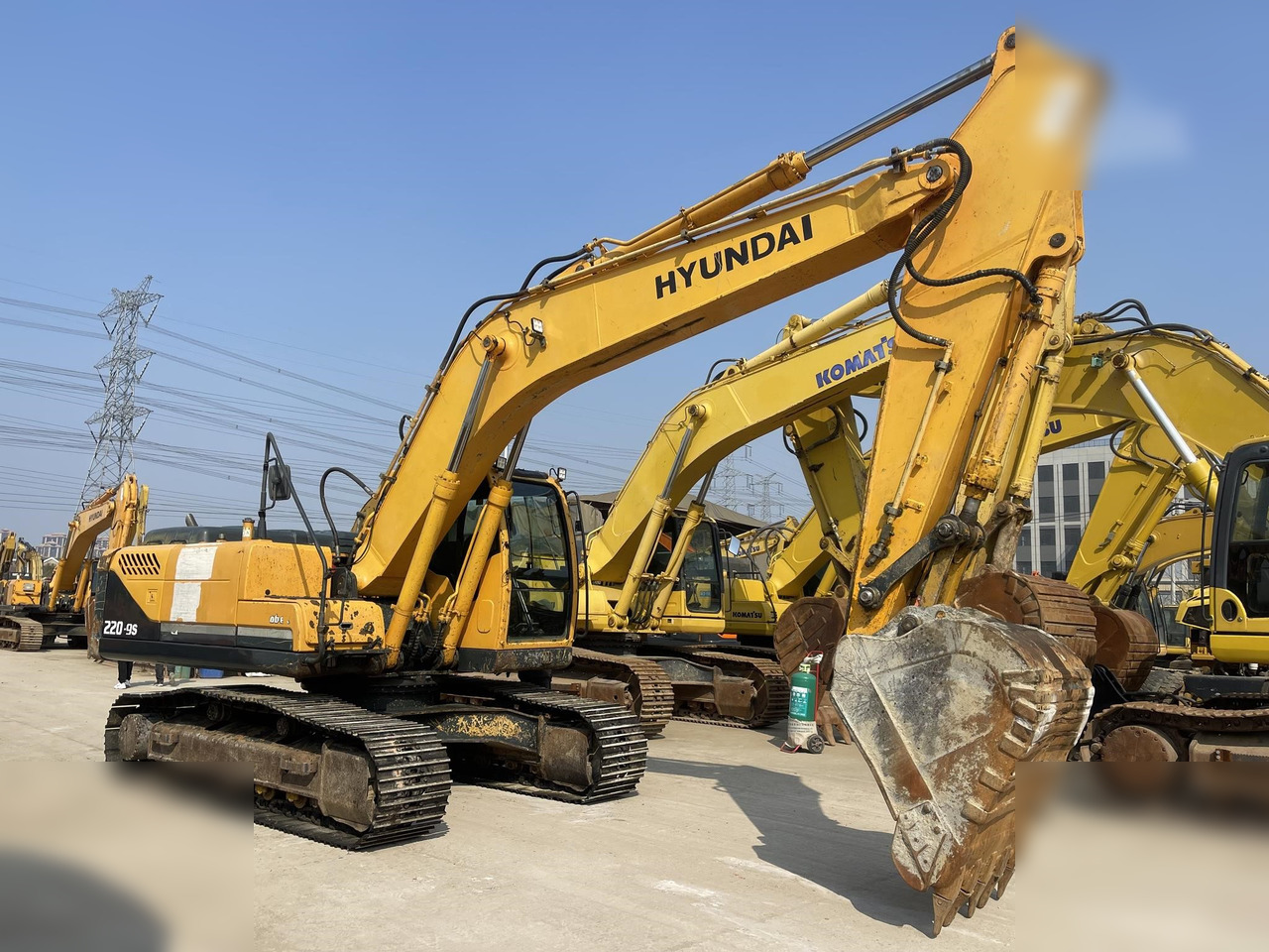 HYUNDAI ROBEX 220 LC-9S - حفارات زحافة: صور 4 HYUNDAI ROBEX 220 LC-9S - حفارات زحافة: صور 4