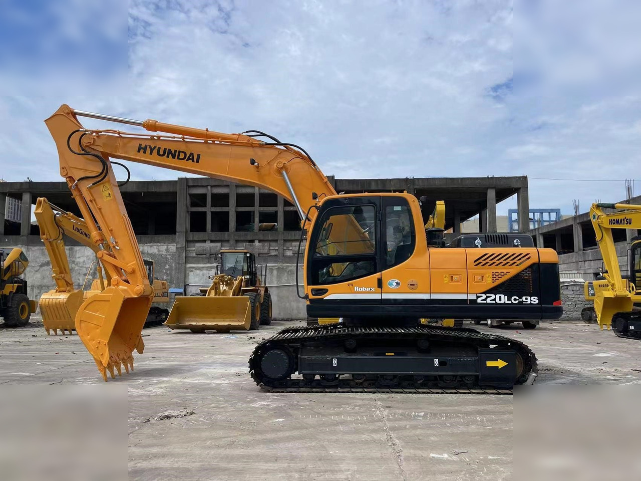HYUNDAI ROBEX 220 LC-9S - حفارات زحافة: صور 1 HYUNDAI ROBEX 220 LC-9S - حفارات زحافة: صور 1