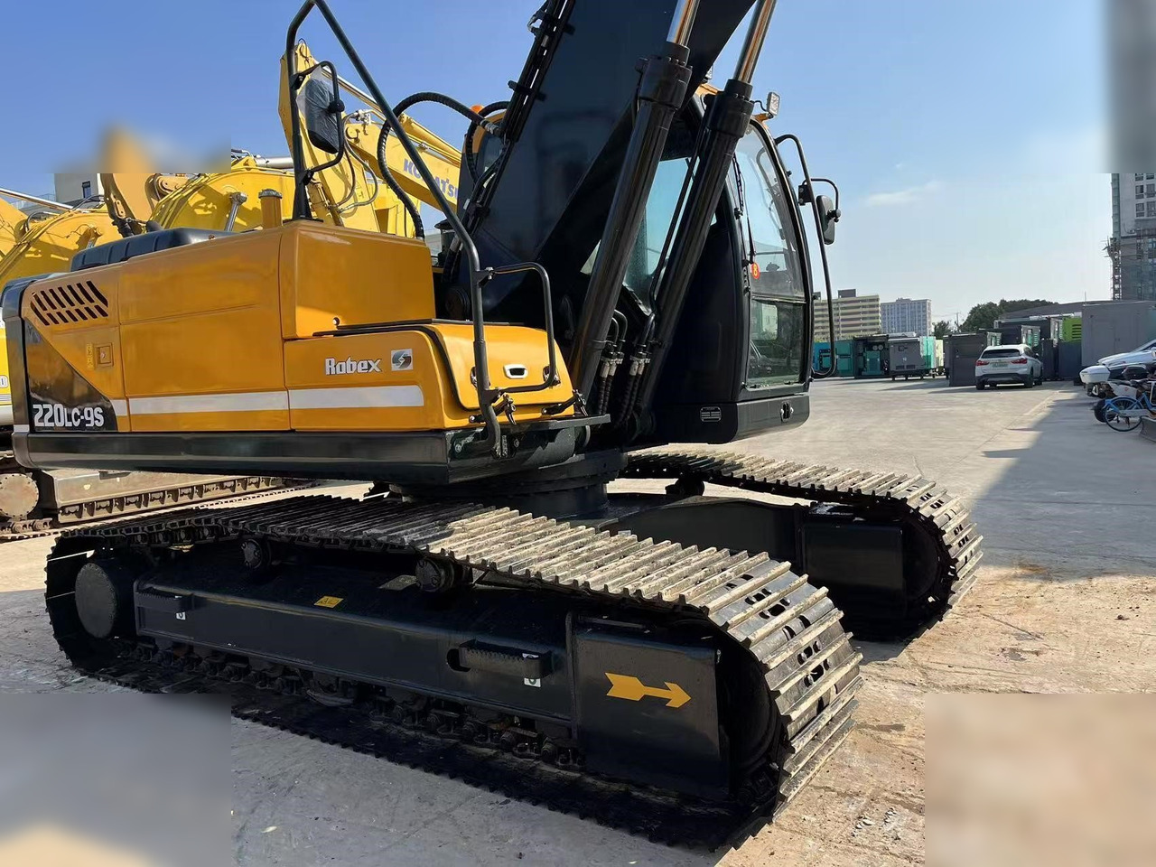 HYUNDAI ROBEX 220 LC-9S - حفارات زحافة: صور 5 HYUNDAI ROBEX 220 LC-9S - حفارات زحافة: صور 5