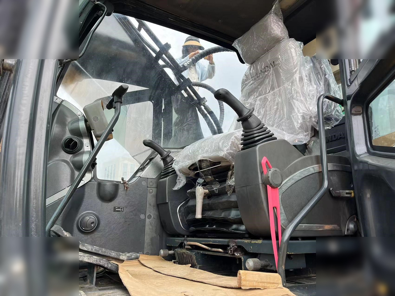 حفارات زحافة HYUNDAI ROBEX 330 LC-9S: صور 9