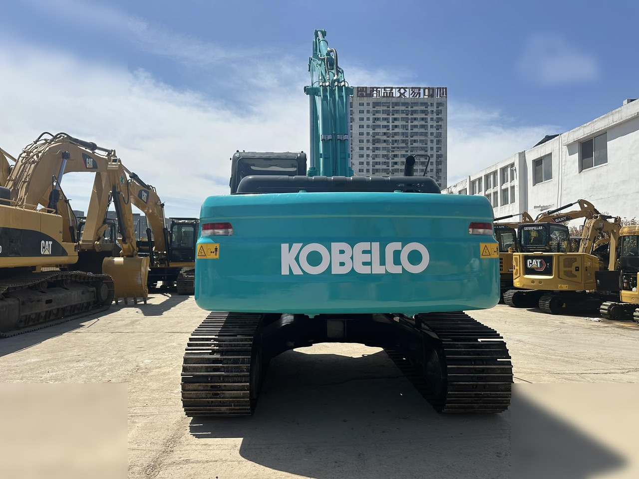 KOBELCO SK210 LC-8 - حفارات زحافة: صور 4 KOBELCO SK210 LC-8 - حفارات زحافة: صور 4