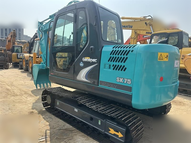 KOBELCO SK75-8 - حفارات زحافة: صور 2 KOBELCO SK75-8 - حفارات زحافة: صور 2