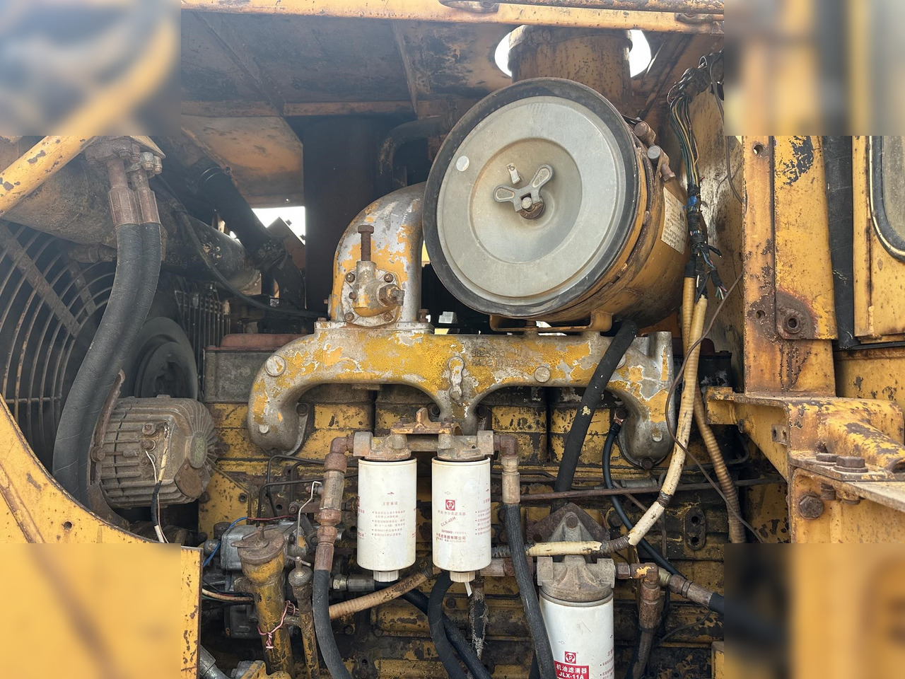 بلدوزر KOMATSU D85-18: صور 7