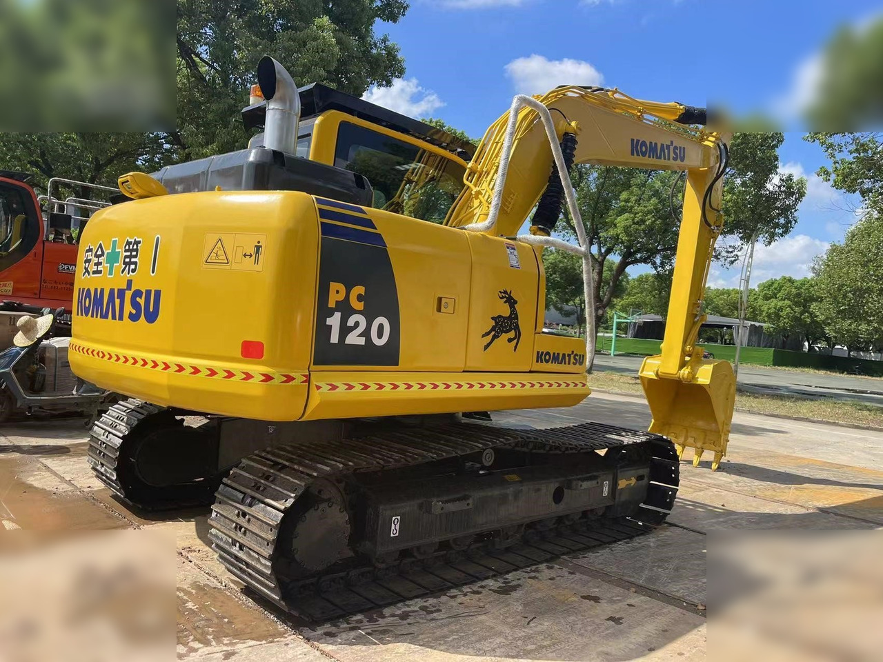 KOMATSU PC120-8 - حفارات زحافة: صور 4 KOMATSU PC120-8 - حفارات زحافة: صور 4
