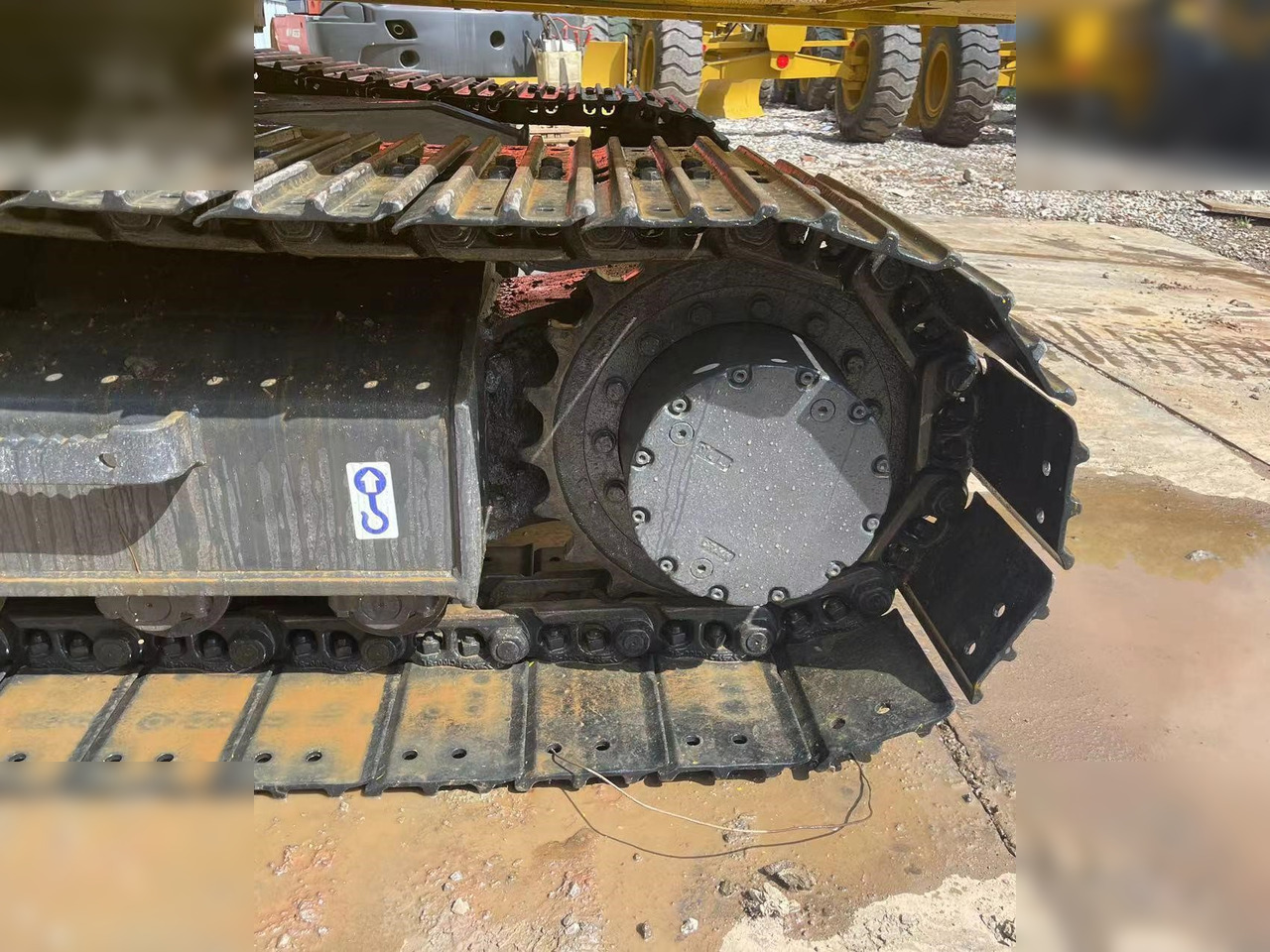 KOMATSU PC120-8 - حفارات زحافة: صور 5 KOMATSU PC120-8 - حفارات زحافة: صور 5