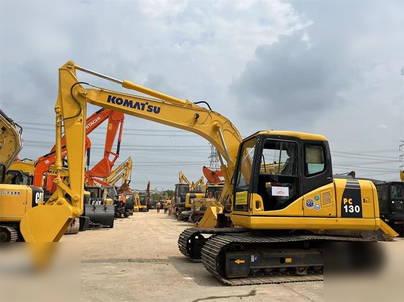 KOMATSU PC130-7 - حفارات زحافة: صور 5 KOMATSU PC130-7 - حفارات زحافة: صور 5