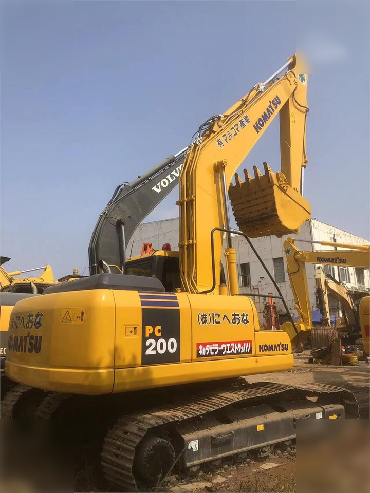 KOMATSU PC200-7 - حفارات زحافة: صور 2 KOMATSU PC200-7 - حفارات زحافة: صور 2