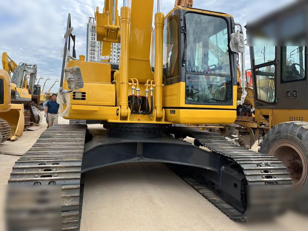 KOMATSU PC210 LC-8 - حفارات زحافة: صور 2 KOMATSU PC210 LC-8 - حفارات زحافة: صور 2