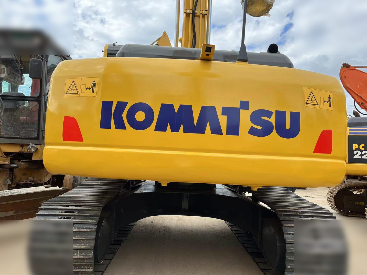 KOMATSU PC210 LC-8 - حفارات زحافة: صور 3 KOMATSU PC210 LC-8 - حفارات زحافة: صور 3