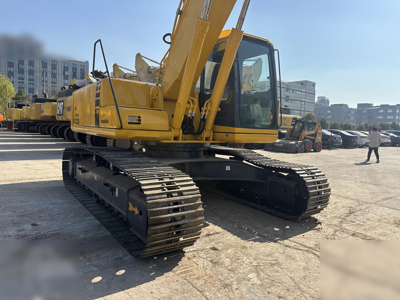 KOMATSU PC220-6 - حفارات زحافة: صور 5 KOMATSU PC220-6 - حفارات زحافة: صور 5