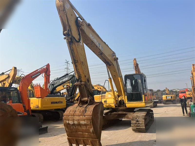 KOMATSU PC220-7 - حفارات زحافة: صور 4 KOMATSU PC220-7 - حفارات زحافة: صور 4