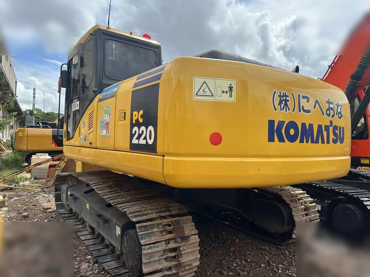KOMATSU PC220-7 - حفارات زحافة: صور 2 KOMATSU PC220-7 - حفارات زحافة: صور 2