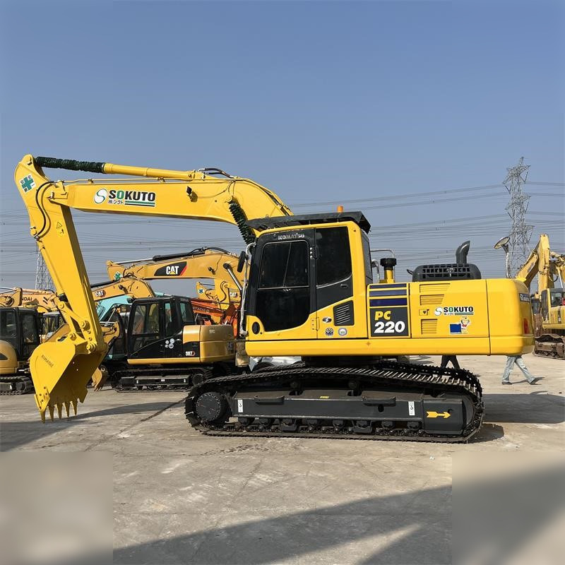KOMATSU PC220-8 - حفارات زحافة: صور 1 KOMATSU PC220-8 - حفارات زحافة: صور 1